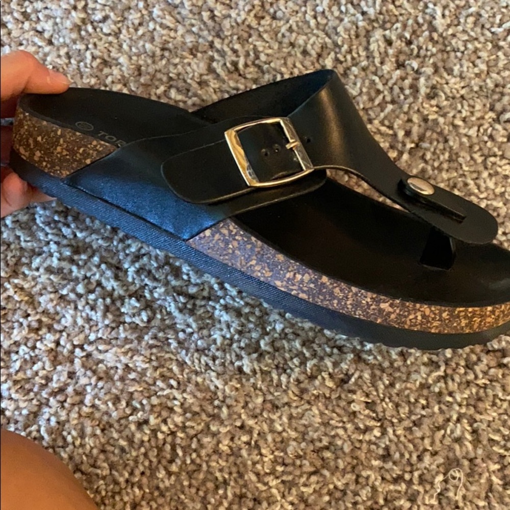 Women’s size 5.5 Top Moda black sandals - Picture 2 of 3
